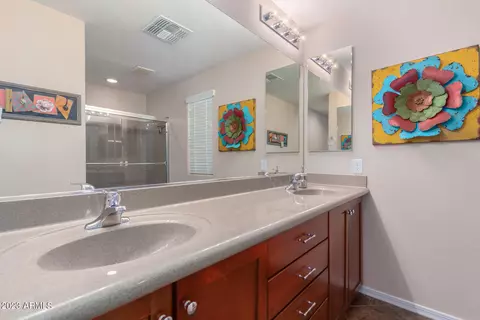 3640 E Zachary Dr, Phoenix, AZ 85050 photo 8