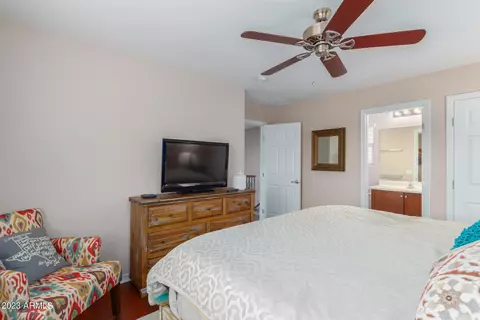 3640 E Zachary Dr, Phoenix, AZ 85050 photo 11