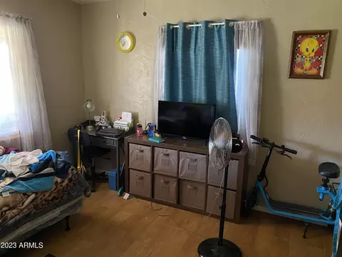 1637 E Verde Ln, Phoenix, AZ 85016 photo 8