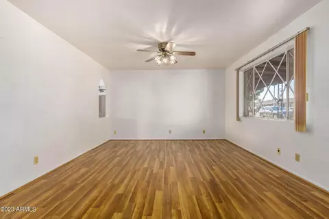 2401 W Echo Ln, Phoenix, AZ 85021 photo 9