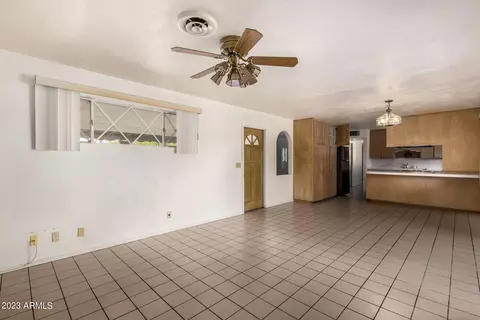 2401 W Echo Ln, Phoenix, AZ 85021 photo 10