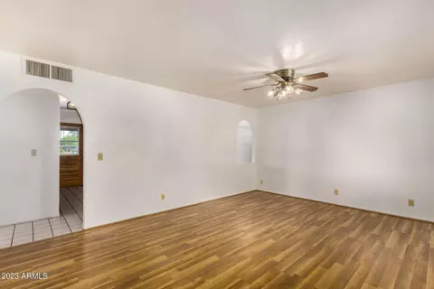 2401 W Echo Ln, Phoenix, AZ 85021 photo 8