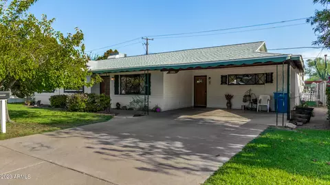 2401 W Echo Ln, Phoenix, AZ 85021