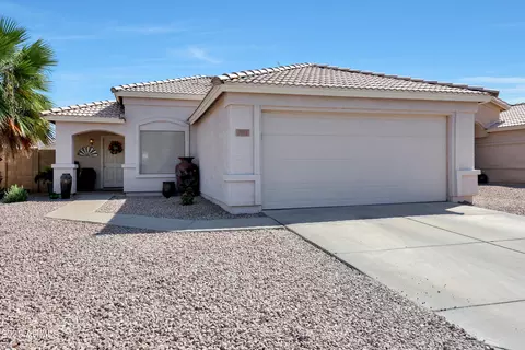 7051 W Gardenia Ave, Glendale, AZ 85303
