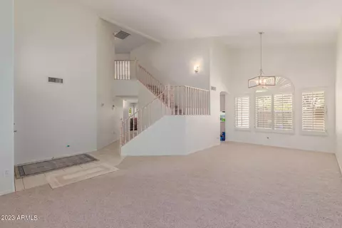 889 S Paradise Dr, Gilbert, AZ 85233 photo 6