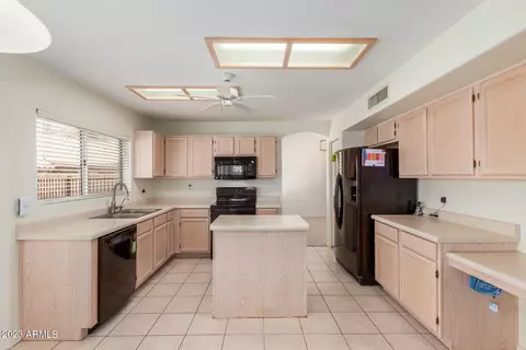 889 S Paradise Dr, Gilbert, AZ 85233 photo 10