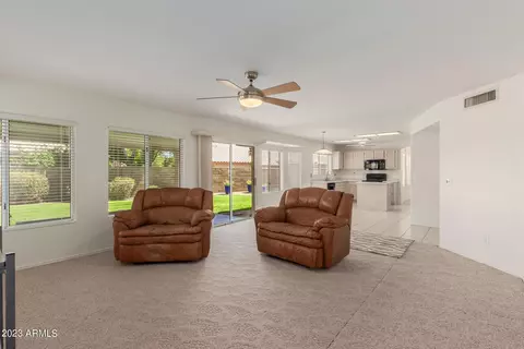 889 S Paradise Dr, Gilbert, AZ 85233 photo 17