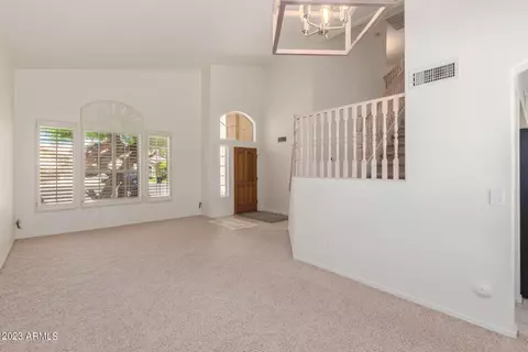 889 S Paradise Dr, Gilbert, AZ 85233 photo 8