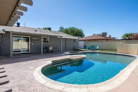 8326 E Camelback Rd, Scottsdale, AZ 85251