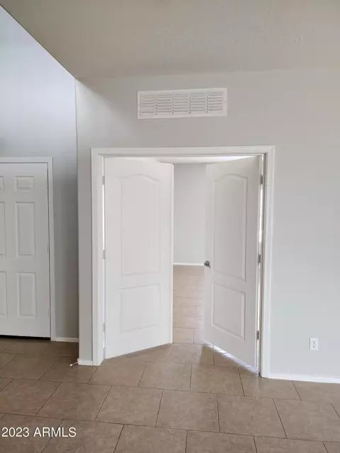 1415 E Parkview Dr, Gilbert, AZ 85295 photo 8