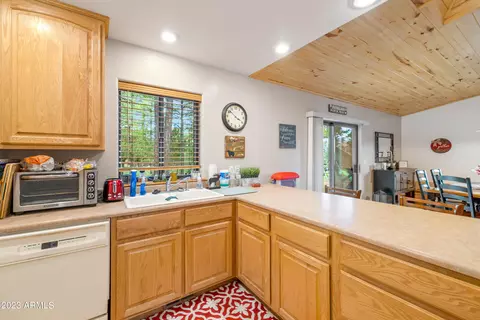 2862 Cedar Rdg, Overgaard, AZ 85933 photo 12