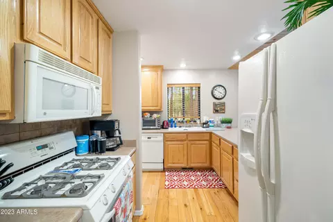 2862 Cedar Rdg, Overgaard, AZ 85933 photo 13