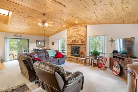 2862 Cedar Rdg, Overgaard, AZ 85933 photo 9