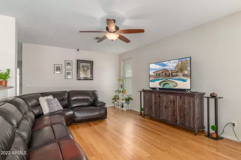 16633 S 16th Dr, Phoenix, AZ 85045 photo 4