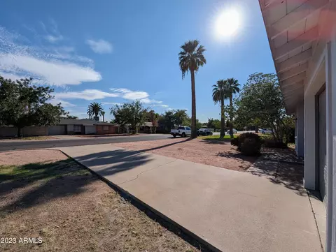2946 Earll Dr, Phoenix, AZ 85016 photo 5