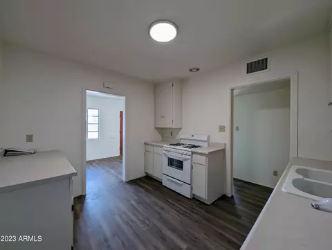 2946 Earll Dr, Phoenix, AZ 85016 photo 18
