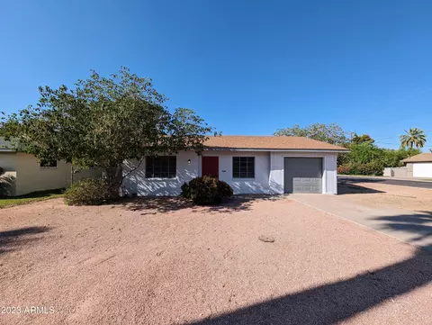 2946 Earll Dr, Phoenix, AZ 85016