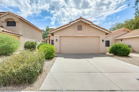 8017 W Paradise Dr, Peoria, AZ 85345