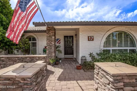 17 E Coral Gables Dr, Phoenix, AZ 85022