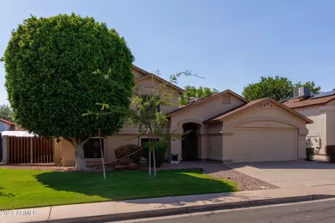 620 S Winthrop St, Gilbert, AZ 85296