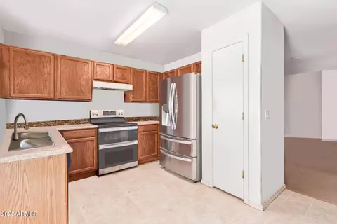 1821 S 63rd Dr, Phoenix, AZ 85043 photo 8