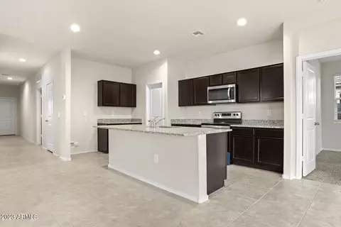 18635 W Buckskin Trl, Surprise, AZ 85387