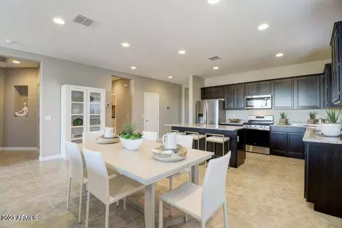 18623 W Buckskin Trl, Surprise, AZ 85387