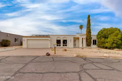 1033 E Village Circle Dr S, Phoenix, AZ 85022