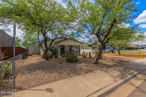 2520 N Mitchell St, Phoenix, AZ 85006