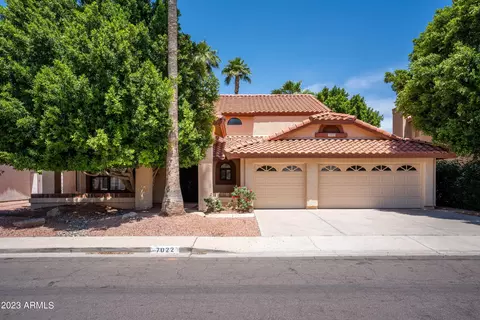 7022 W Kimberly Way, Glendale, AZ 85308