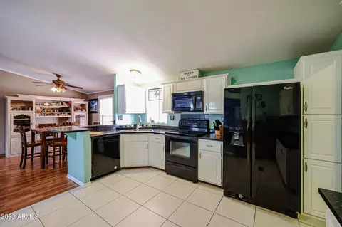 2937 E Sequoia Dr, Phoenix, AZ 85050 photo 8