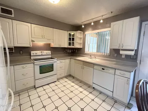 2317 E Paradise Ln, Phoenix, AZ 85022 photo 10