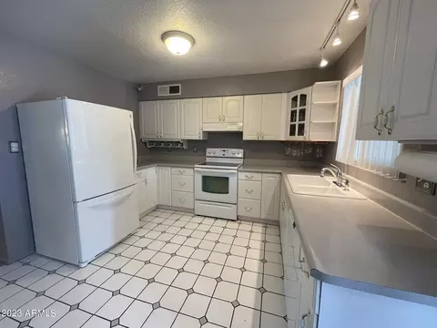 2317 E Paradise Ln, Phoenix, AZ 85022 photo 11