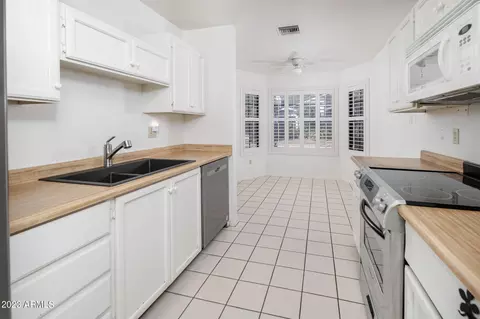 109 E Campo Bello Dr, Phoenix, AZ 85022 photo 8