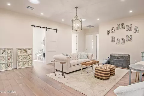 3824 E Highland Ave, Phoenix, AZ 85018 photo 5