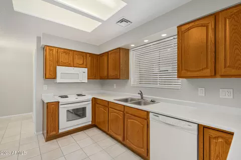 4232 E Amberwood Dr, Phoenix, AZ 85048 photo 11