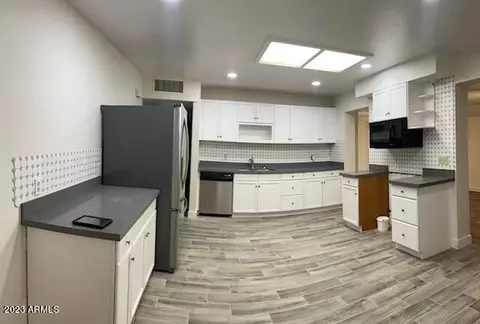 3239 W Corrine Dr, Phoenix, AZ 85029 photo 4
