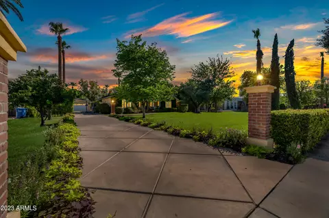 349 E Monte Vista Rd, Phoenix, AZ 85004 photo 2