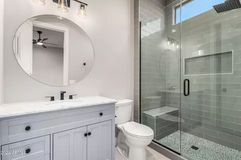 Bath - 3222 E Georgia Ave, Phoenix, AZ 85018 photo 8 of 8