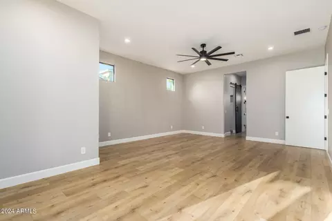 Living - 3222 E Georgia Ave, Phoenix, AZ 85018 photo 8 of 8