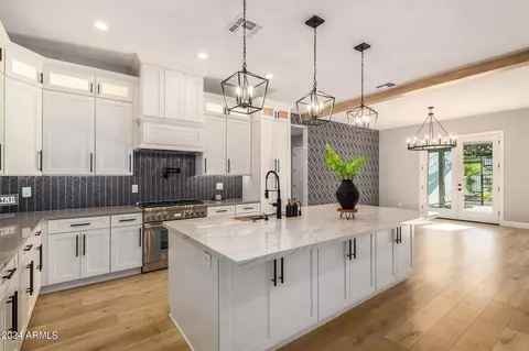 Kitchen - 3222 E Georgia Ave, Phoenix, AZ 85018 photo 3 of 4