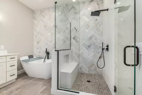 Bath - 3222 E Georgia Ave, Phoenix, AZ 85018 photo 3 of 8