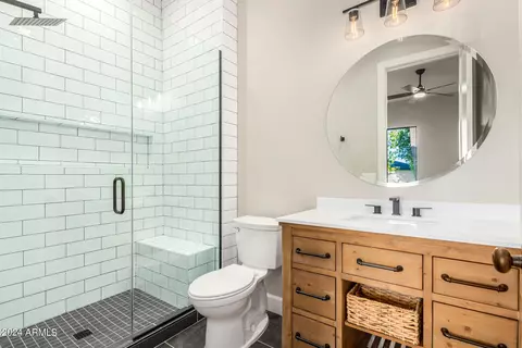 Bath - 3222 E Georgia Ave, Phoenix, AZ 85018 photo 6 of 8