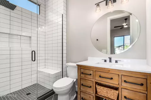 Bath - 3222 E Georgia Ave, Phoenix, AZ 85018 photo 7 of 8