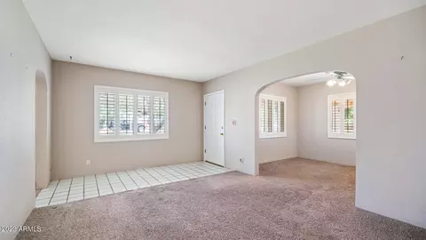 2511 E Cheery Lynn Rd, Phoenix, AZ 85016 photo 2