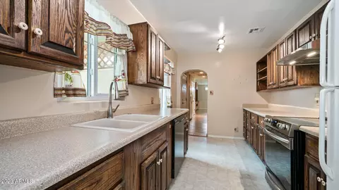 2511 E Cheery Lynn Rd, Phoenix, AZ 85016 photo 9