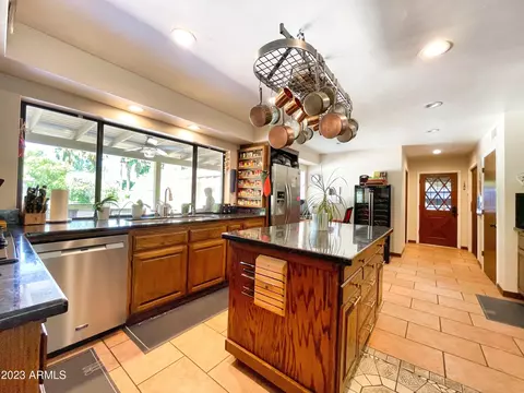 326 E Orangewood Ave, Phoenix, AZ 85020 photo 22