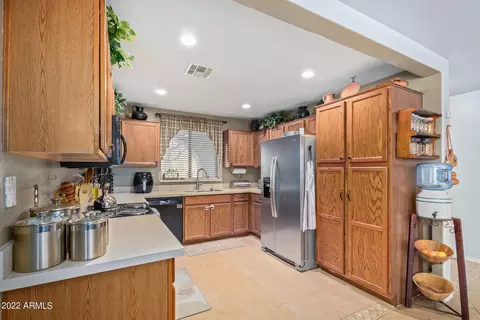 7411 S 37th Dr, Phoenix, AZ 85041 photo 12
