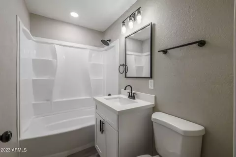 635 E 2nd St, Mesa, AZ 85203 photo 2