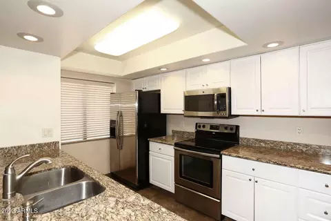 4637 E Walatowa St, Phoenix, AZ 85044 photo 6
